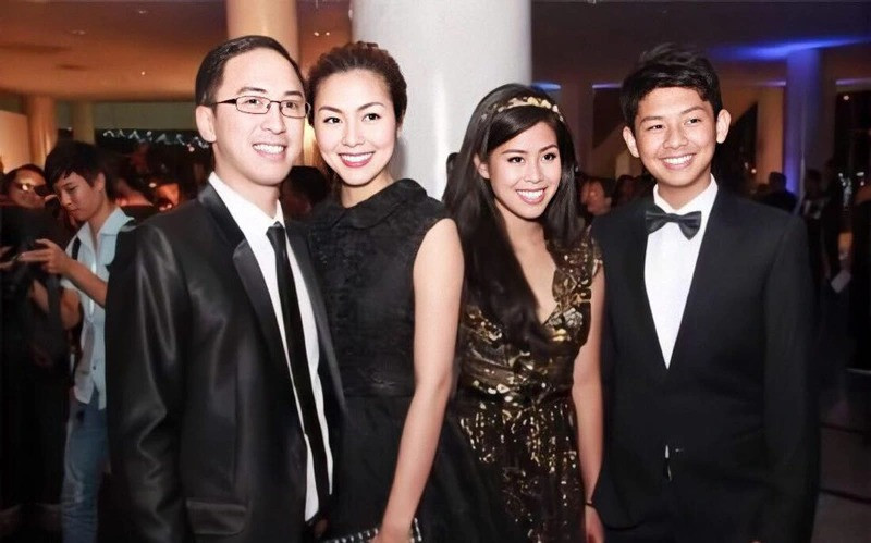 Sinh ra trong gia đình có truyền thống kinh doanh nên ngay từ nhỏ chàng thiếu gia đã được định hướng học các chuyên ngành liên quan đến việc phát triển buôn bán, công nghệ.