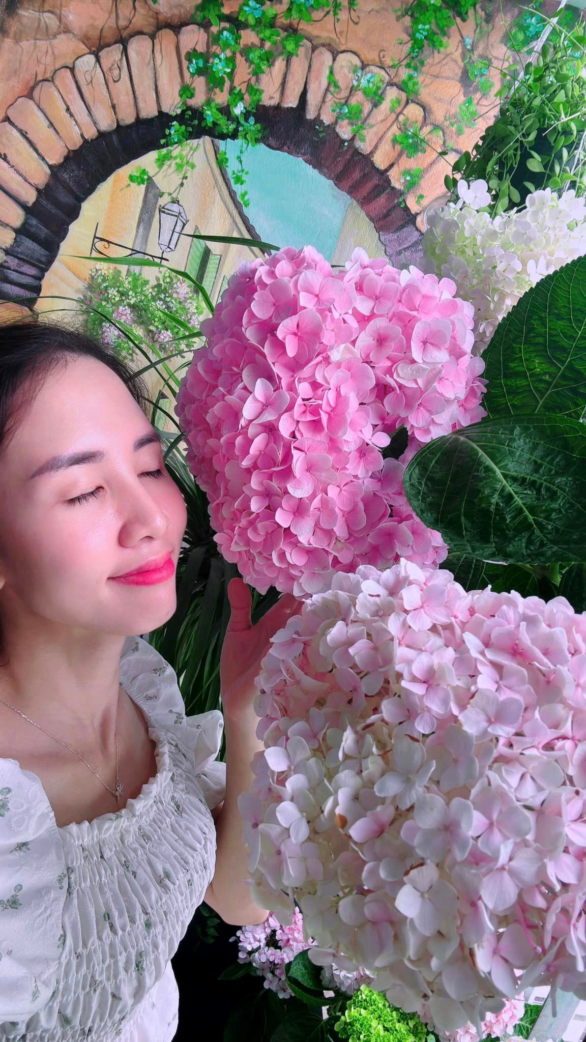 Chủ nhân của vườn hoa.