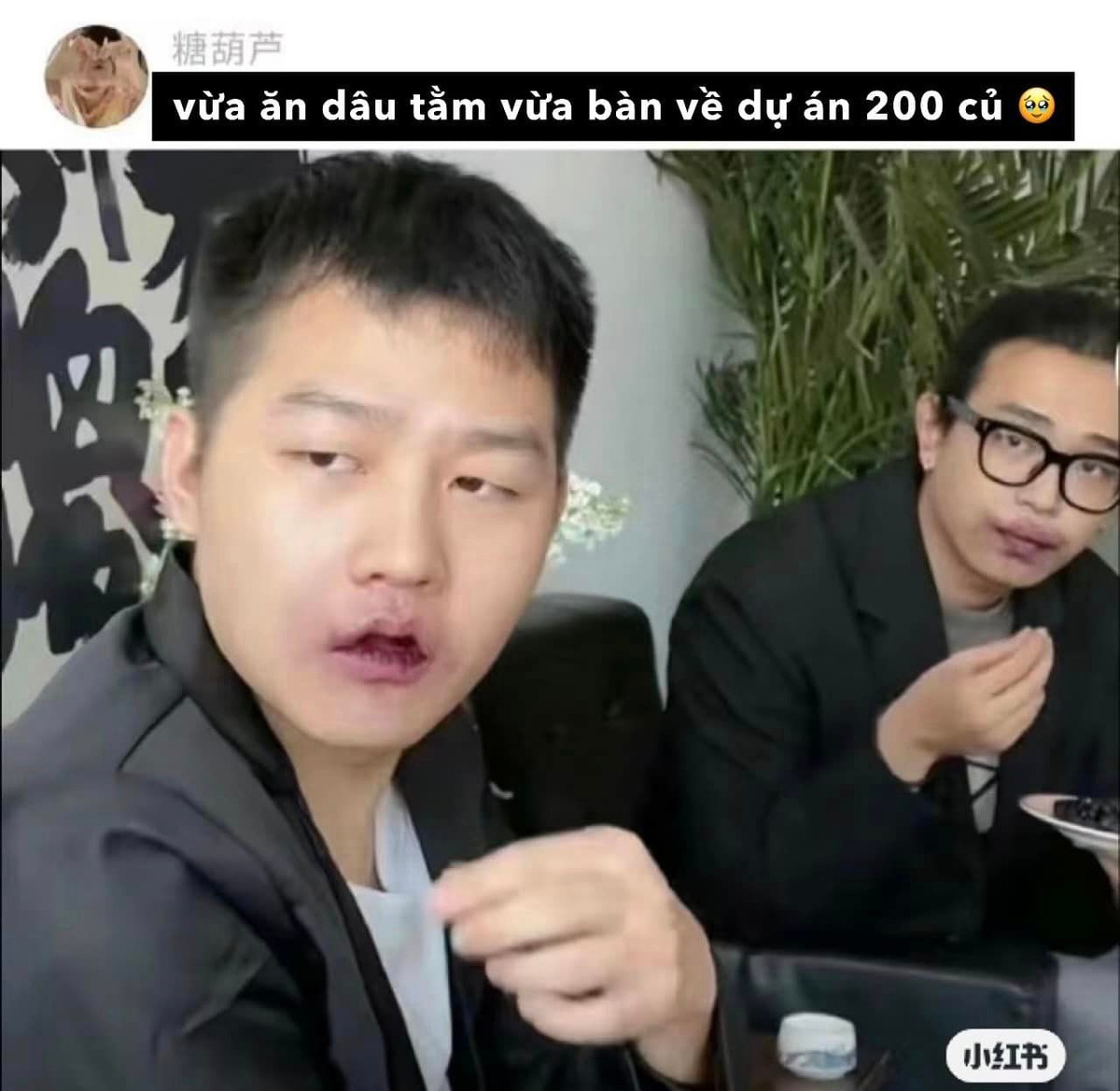 Vừa ăn dâu tằm vừa bàn về dự án tiền trăm triệu.