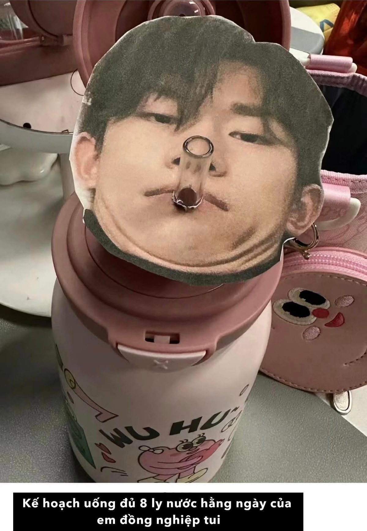Kế hoạch uống đủ 8 ly nước hàng ngày.
