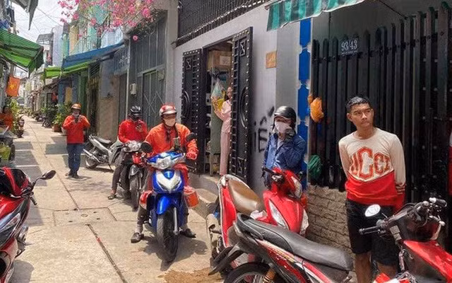 Không chỉ dừng lại ở đó, số điện thoại này tiếp tục đặt hàng đồ ăn trên các app khác nhau. Vụ việc ngay lập tức đã được báo lên lực lượng chức năng.