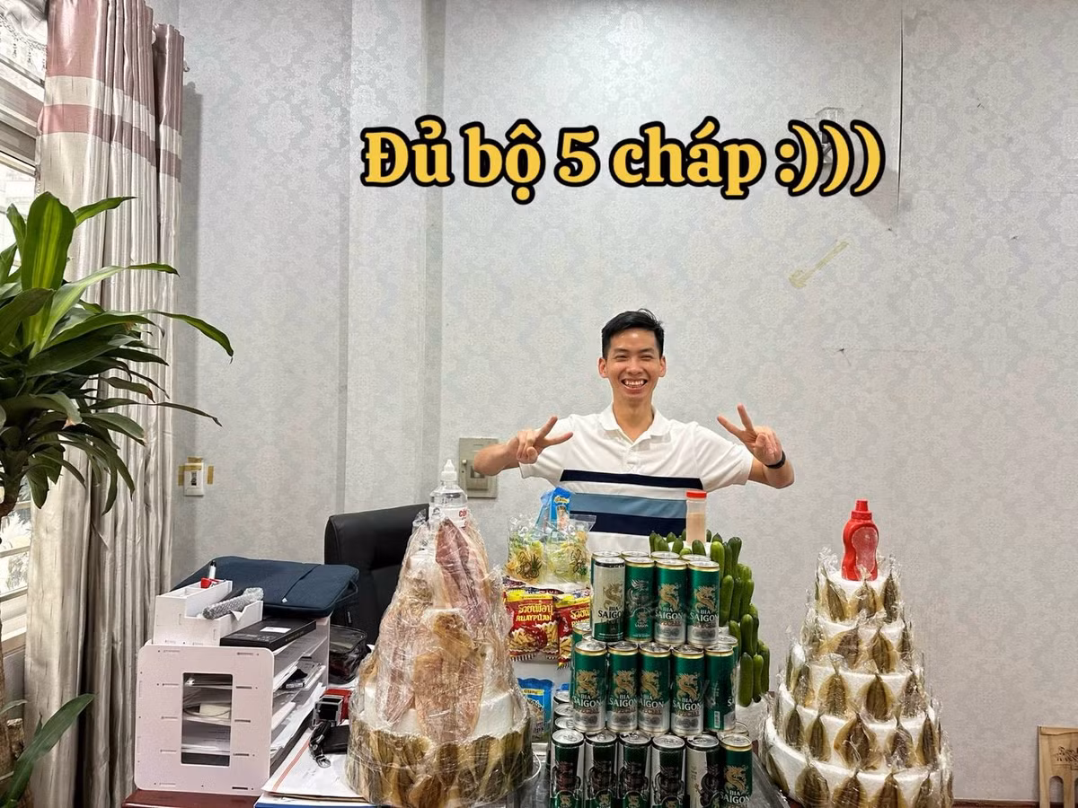 Đủ bộ 5 cháp, nhiều netizen bình luận: "Thế này thì cho sếp cưới vợ luôn được rồi".