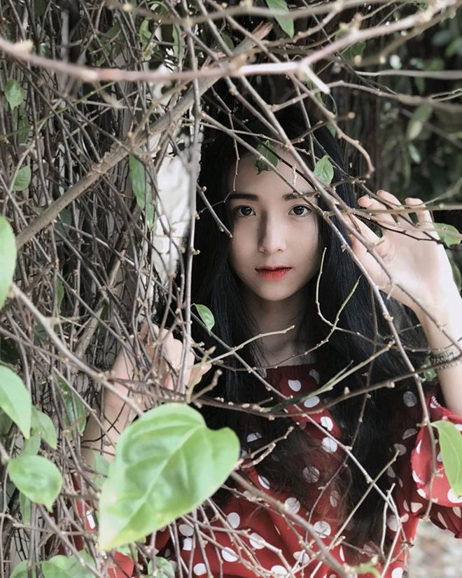 Hot girl chia sẻ cô nàng là người khá nhút nhát, không tự tin về ngoại hình. Dù nhận được rất nhiều lời khen nhưng Phương vẫn cho rằng ngoại hình của bản thân không được đẹp.