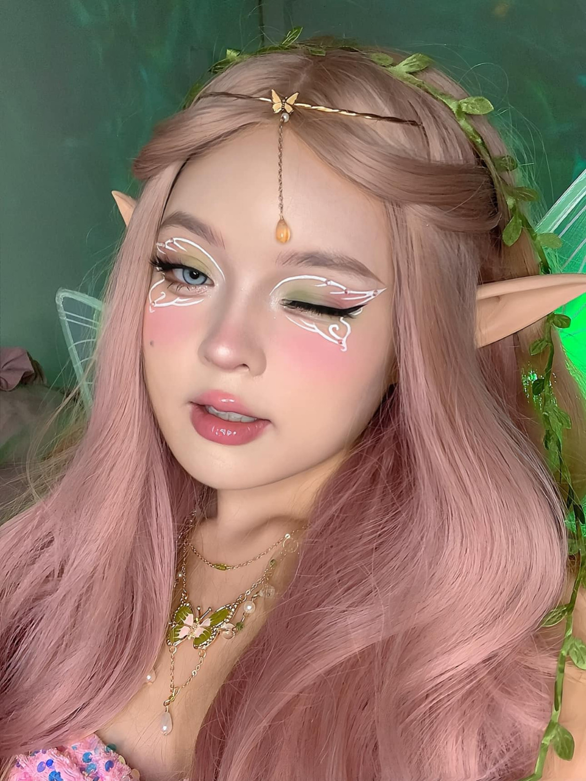 Những hình ảnh cosplay của cô nàng được đăng tải lên nhóm những người chơi liên quân thu hút về rất nhiều sự chú ý.