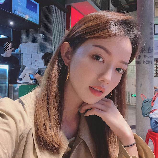 Có động lực rồi, Mãn Mãn liền chăm chỉ tới phòng tập rồi lên hẳn thực đơn ăn kiêng cẩn thận để thực hiện hành trình giảm cân.