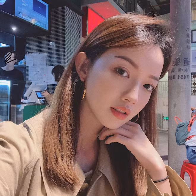 Có động lực rồi, Mãn Mãn liền chăm chỉ tới phòng tập rồi lên hẳn thực đơn ăn kiêng cẩn thận để thực hiện hành trình giảm cân.