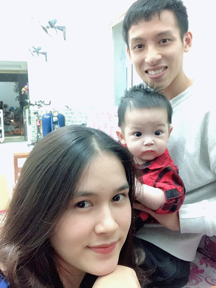 Hùng Dũng và Mộc Trinh kết hôn từ tháng 4/2019. Hiện tại, cả hai đã có một con trai đầu lòng vô cùng kháu khỉnh với biệt danh là Ti Ti. Quý tử nhà chủ nhân Quả Bóng Vàng Việt Nam 2019 được nhận xét là sở hữu nhiều nét giống bố.