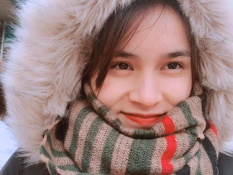 Chính vì cuộc sống thầm lặng, không có thị phi nên vợ Hùng Dũng nhận được rất nhiều cảm tình từ phía người hâm mộ.