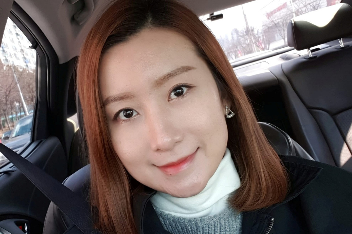 Hiện tại, mỗi ngày, chị Phương bán được hơn 100 ly nước mía, với giá 5.000 won (khoảng 90.000 đồng).