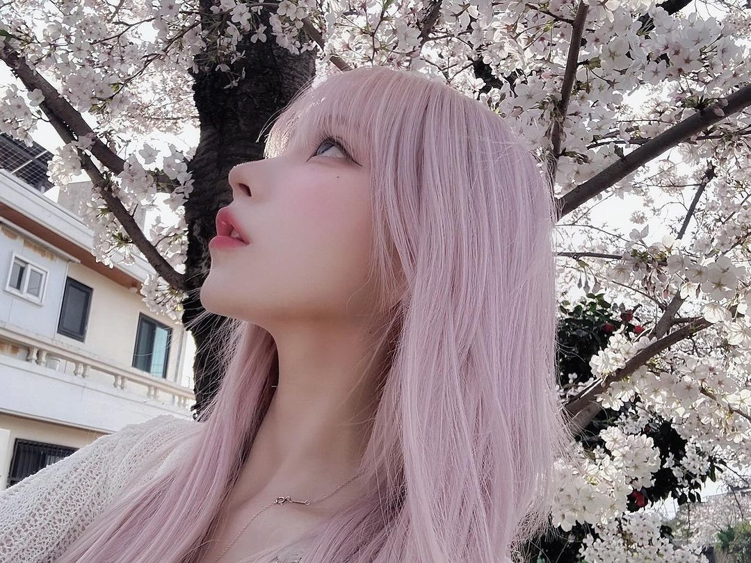 Cô nàng sở hữu góc nghiên thần thánh.