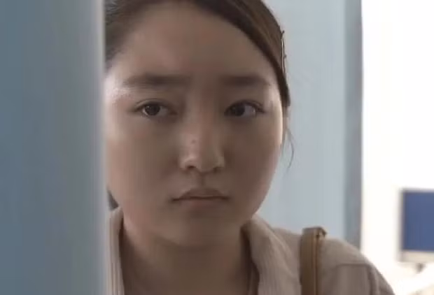 Thậm chí có người còn để lại những bình luận miệt thị ngoại hình của Kanon Tani trên mạng xã hội. Một số netizen cho rằng Kanon Tani không thể duy trì sự nổi tiếng của mình vì cô ấy không còn xinh đẹp như lúc bé.