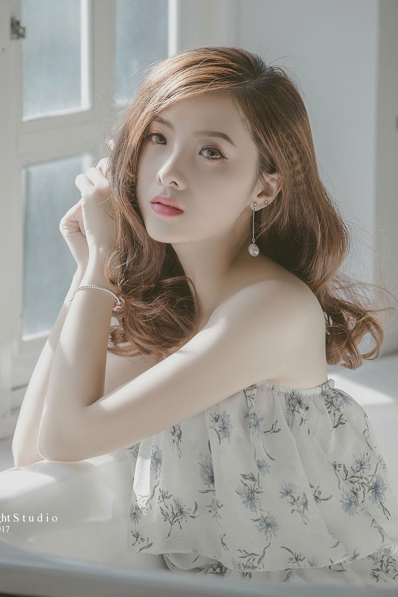 Hiện tại, trang cá nhân của Thuỷ Thu sở hữu hơn 41 nghìn lượt theo dõi. Cô nàng thường xuyên chia sẻ những hình ảnh thường ngày của mình lên trang cá nhân.