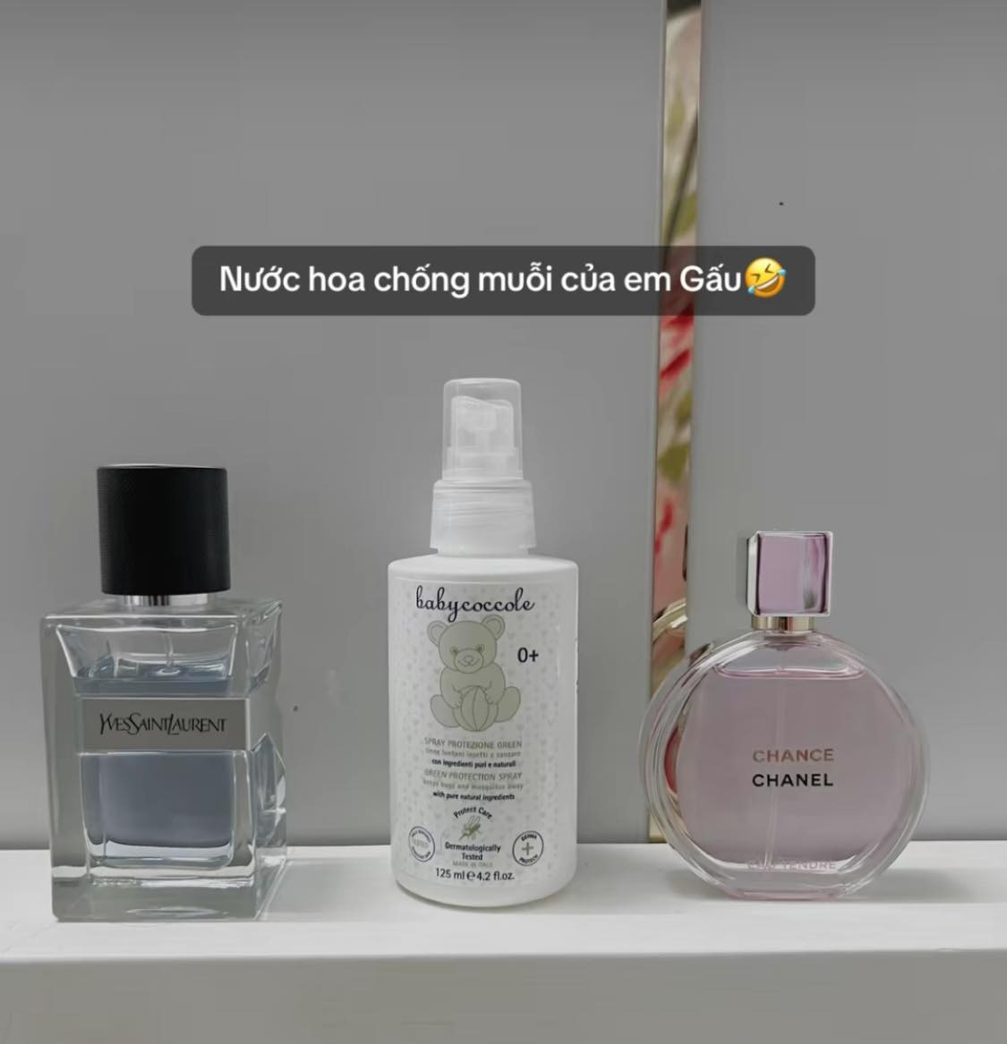 Bố mẹ có nước hoa thì em bé cũng có nước hoa chống muỗi.