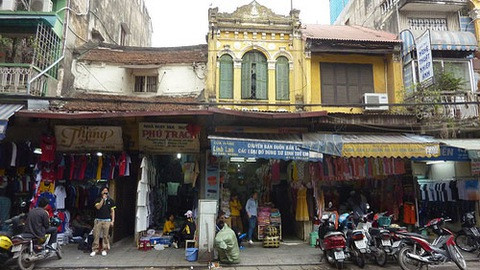 Dịp lễ 30/1 - 1/5 năm nay đúng vào những ngày cuối tuần nên kỳ nghỉ sẽ kéo dài đến 4 ngày. Người dân Thủ đô tha hồ dạo phố, tận hưởng không khí ngày lễ.