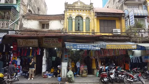 Dịp lễ 30/1 - 1/5 năm nay đúng vào những ngày cuối tuần nên kỳ nghỉ sẽ kéo dài đến 4 ngày. Người dân Thủ đô tha hồ dạo phố, tận hưởng không khí ngày lễ.