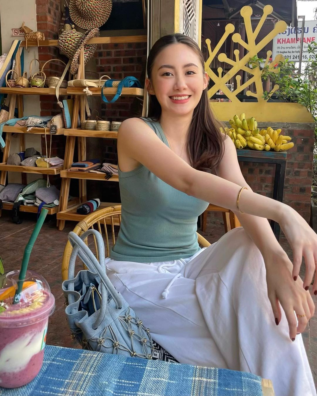 Không chỉ được đánh giá cao về nhan sắc, Chichi Svl còn có trình độ học vấn ấn tượng và khả năng ngoại ngữ tốt.