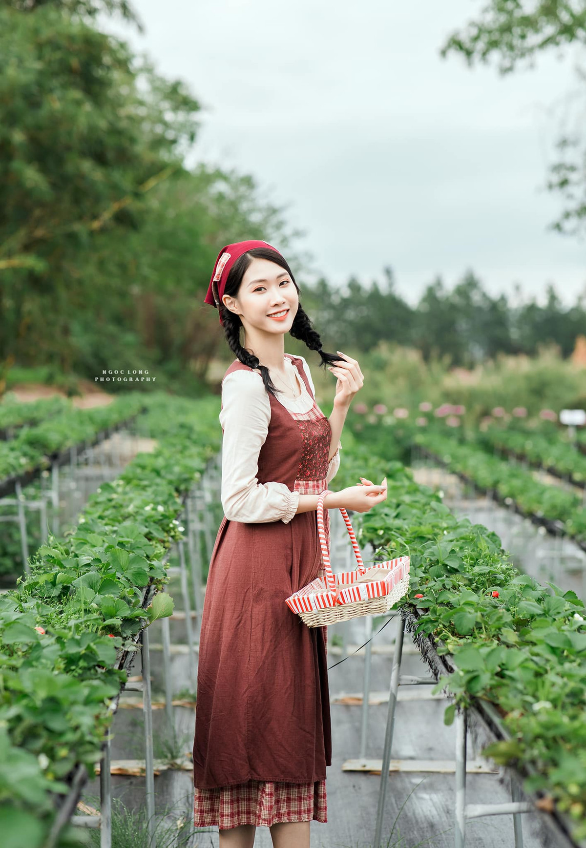 Ngọc Ánh sở hữu nhan sắc vô cùng xinh đẹp với sống mũi cao, đôi môi quyến rũ cùng dáng người thanh thoát, làn da trắng sứ.