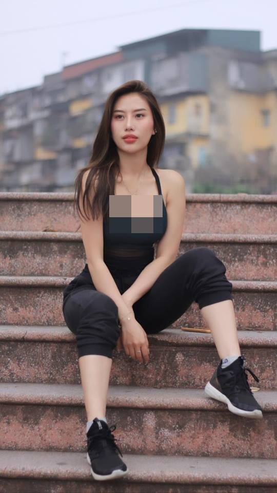 Tracy Lê dành nhiều thời gian kết hợp nhiều bài tập với các bài tập trung vào vòng eo và ăn uống theo chế độ Eat Clean.