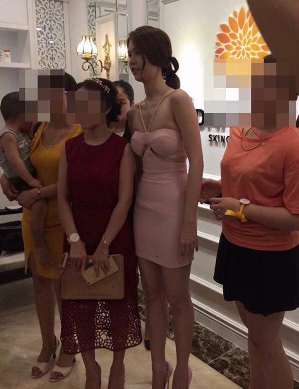 Thế nhưng những bức ảnh chưa qua photoshop của cô nàng từng nhiều lần khiến người hâm mộ hết hồn.