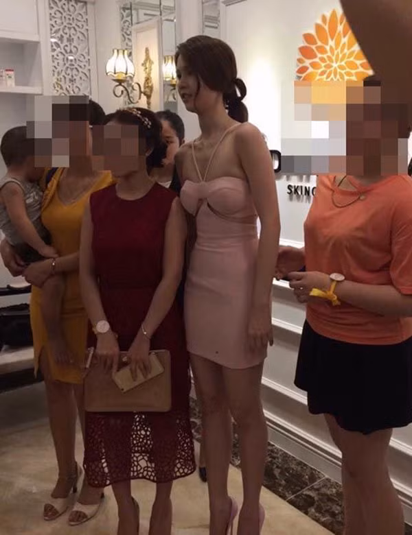 Thế nhưng những bức ảnh chưa qua photoshop của cô nàng từng nhiều lần khiến người hâm mộ hết hồn.