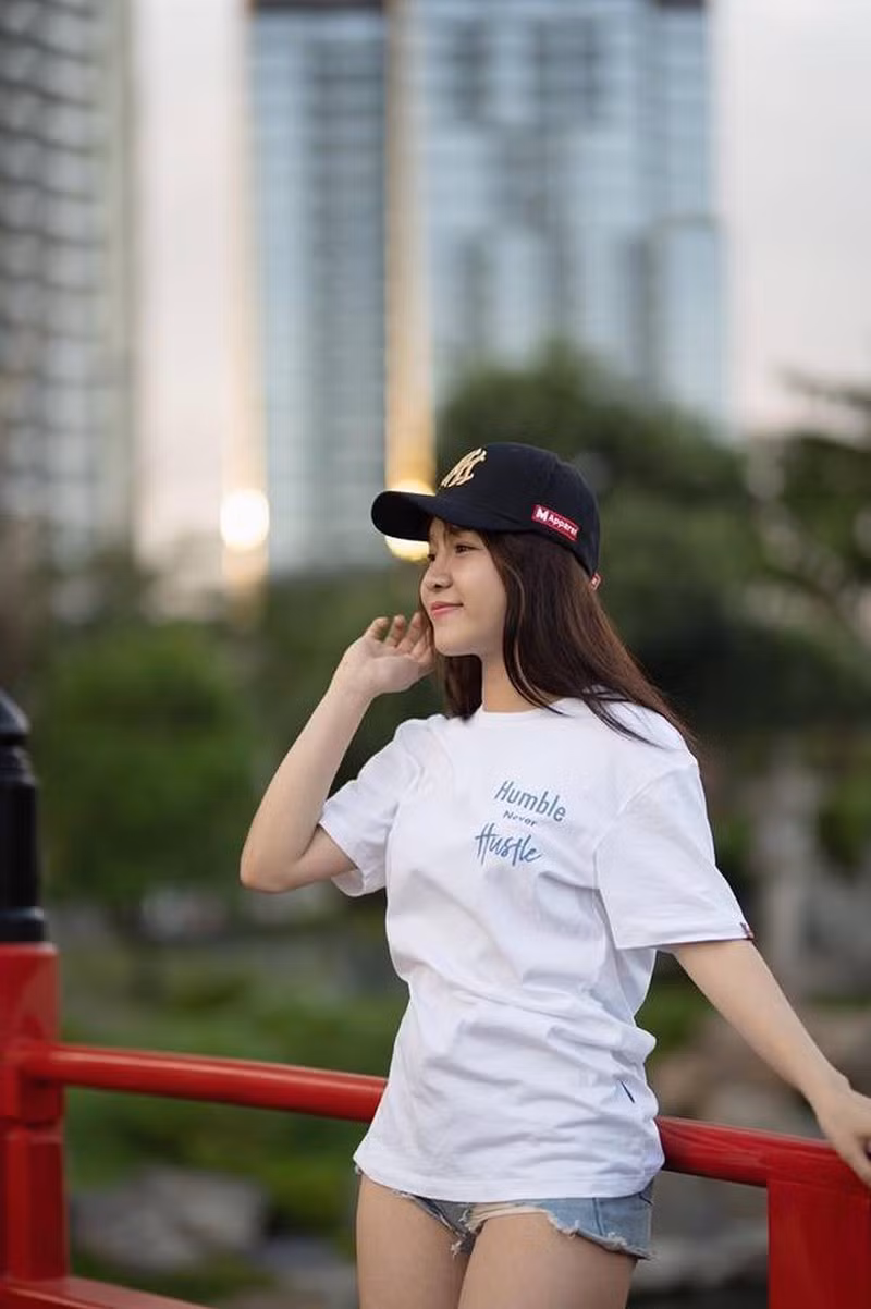 Đợt Giáng sinh và tết dương lịch vừa qua, cô nàng sang Thái Lan đón năm mới cùng với gia đình Đặng Văn Lâm khiến người hâm mộ hy vọng cặp đôi sớm có cái kết đẹp.