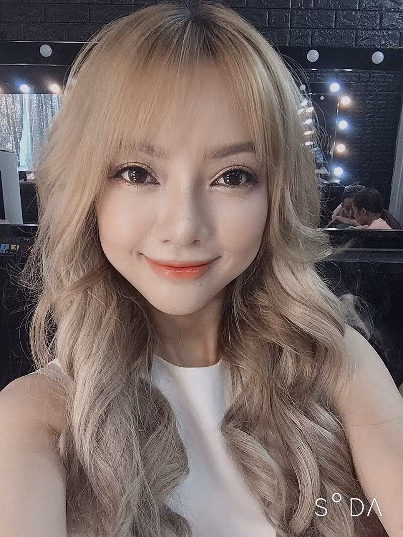 Đôi mắt hút hồn của Thu Hương "đốn tim" người nhìn.