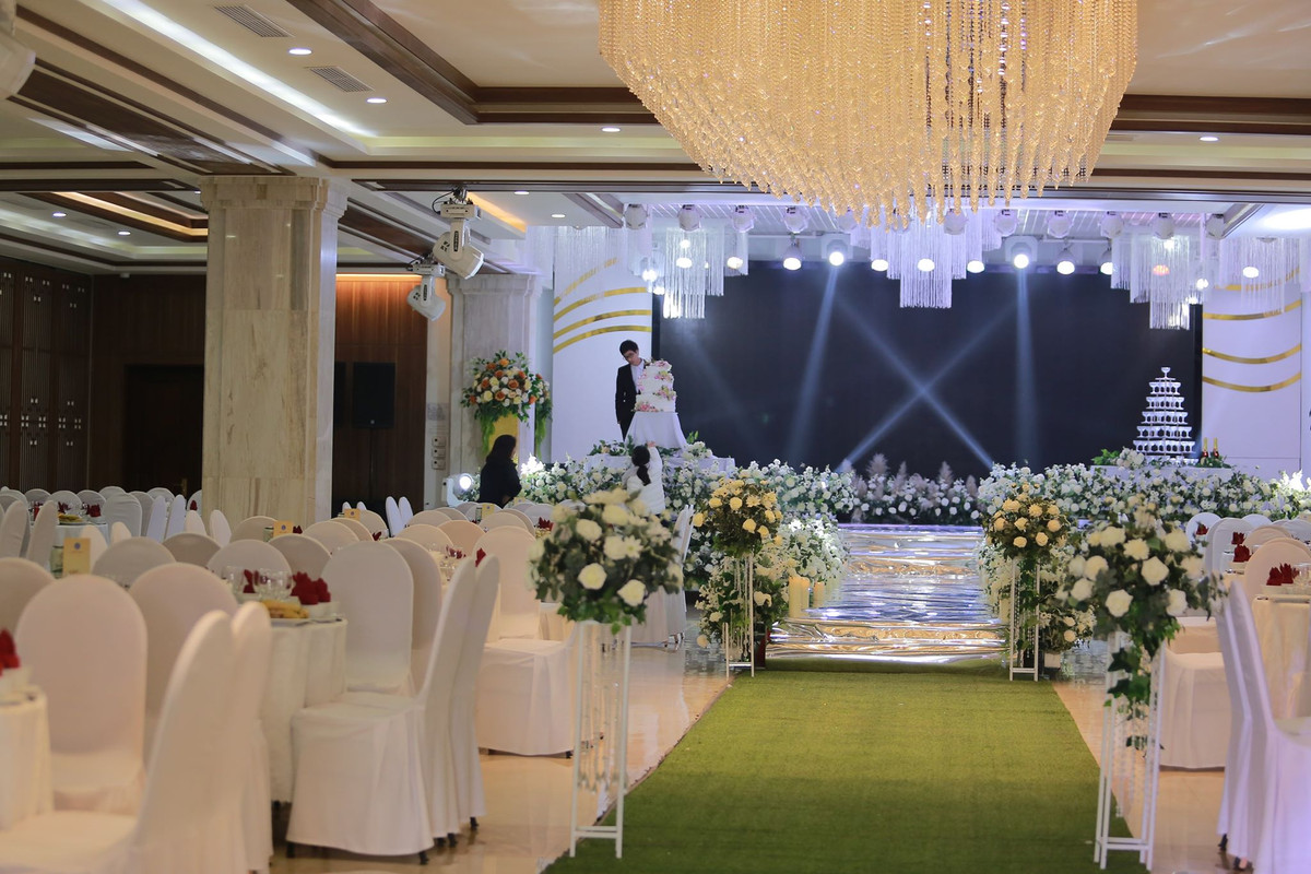 Toàn bộ khung cảnh khán phòng cưới của Văn Đức và Nhật Linh.