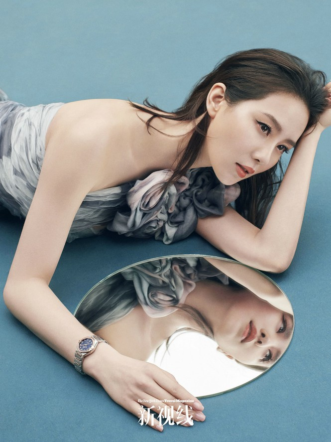 Mỹ nhân 33 tuổi vai trần gợi cảm trên tạp chí The New York Times Travel.