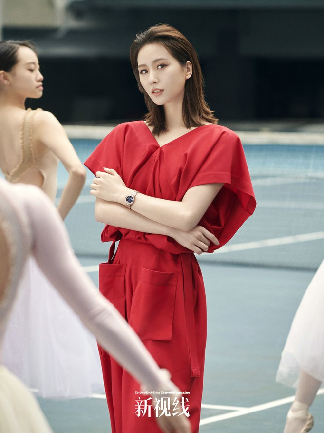 Không ít fan trầm trồ trước sắc vóc "gái một con trông mòn con mắt" của nàng ngọc nữ 8x này.