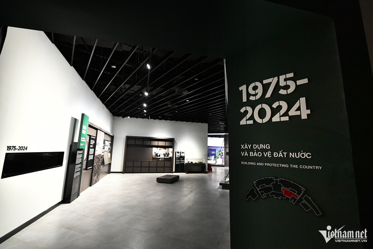 Chủ đề 1: Buổi đầu dựng nước và giữ nước; Chủ đề 2: Bảo vệ nền độc lập từ năm 939 đến năm 1858; Chủ đề 3: Chống thực dân Pháp, giành độc lập dân tộc năm 1858 đến năm 1945; Chủ đề 4: Kháng chiến chống thực dân Pháp xâm lược, năm 1945 - 1954; Chủ đề 5: Cuộc kháng chiến chống Mỹ năm 1954 đến 1975; Chủ đề 6: Xây dựng và bảo vệ đất nước từ 1976 đến ngày nay.