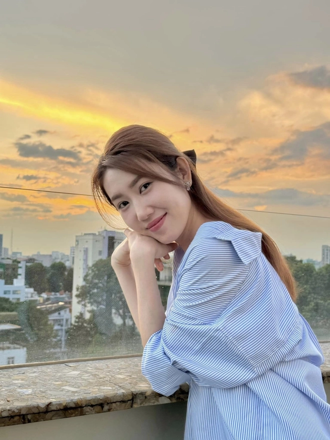 Hình ảnh đời thường của Thúy Ngân rất dễ gây thiện cảm với người đối diện
