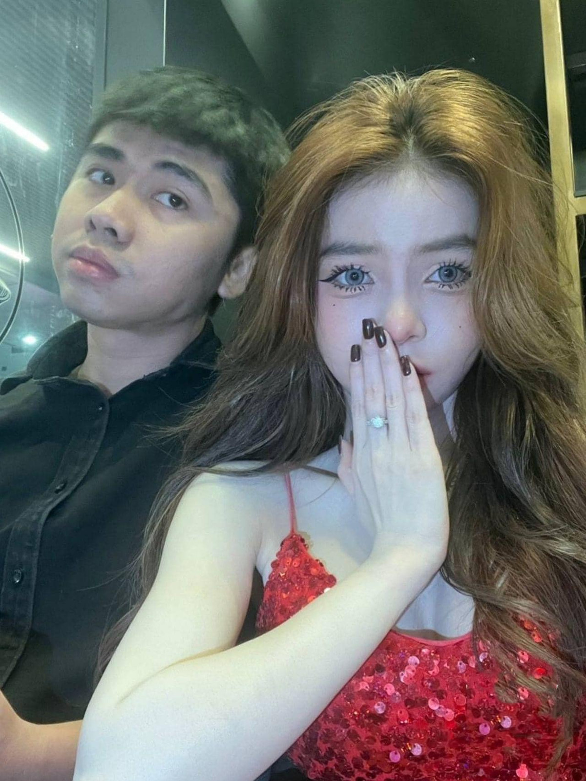 Cặp đôi thưởng xuyên khoe những khoảnh khắc hạnh phúc bên cạnh nhau.