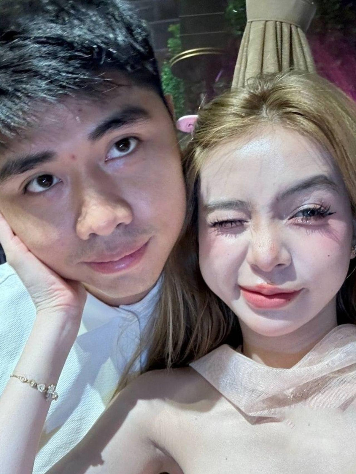 Dù yêu nhau 1 khoảng thời gian dài nhưng cả 2 vẫn hạnh phúc như những ngày đầu tiên.