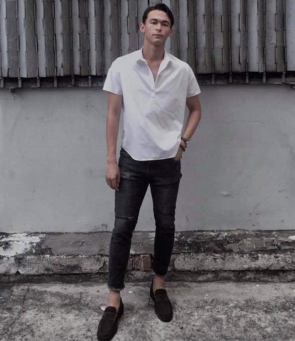 Trên trang cá nhân có hàng nghìn người theo dõi, tiền vệ lai Pháp được nhiều người khen ngợi khi thường đăng ảnh khoe phong cách thời trang đời thường ấn tượng.