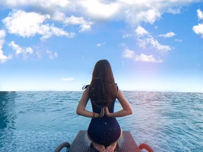 Mặc dù đã yêu nhau 4 năm nhưng Trang Nhung và Văn Toàn rất ít khi đăng ảnh tình tứ cũng như thể hiện tình cảm trên mạng xã hội. Thỉnh thoảng cả hai có tương tác nhưng luôn trêu đùa chứ không nói lời mật ngọt.