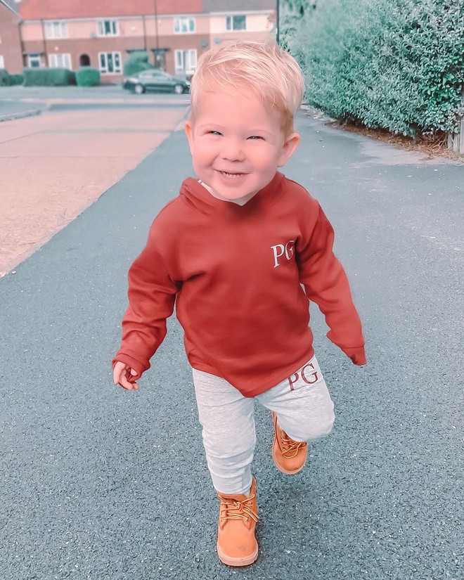 Cũng theo chị Natasha, nếu biết tận dụng mạng xã hội một cách hợp lý thì không chỉ không có hại mà còn có lợi: "Sự nổi tiếng của con trai đã mở ra rất nhiều cơ hội cho gia đình tôi. Điều này cho thấy cha mẹ có thể sử dụng phương tiện truyền thông xã hội theo cách tốt và tích cực như thế nào".