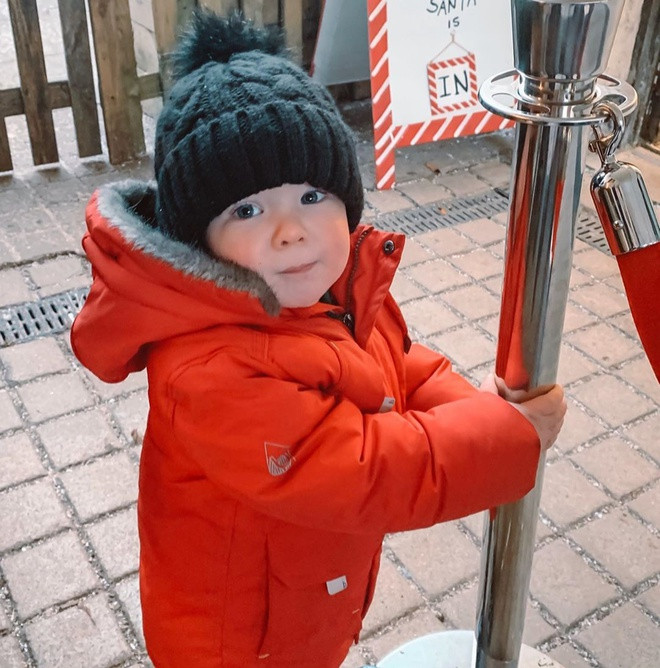 Chị Natasha cho biết, mỗi ngày chị dành 9 tiếng đồng hồ chỉ để chuẩn bị đồ ăn cho 3 đứa trẻ. Tuy nhiên, đó là niềm hạnh phúc của chị vì được nhìn các con lớn lên mỗi ngày. Trên mạng xã hội, mẹ bỉm sữa cũng chia sẻ rất nhiều phương pháp nuôi dạy trẻ với hy vọng kinh nghiệm của bản thân sẽ giúp được người khác.