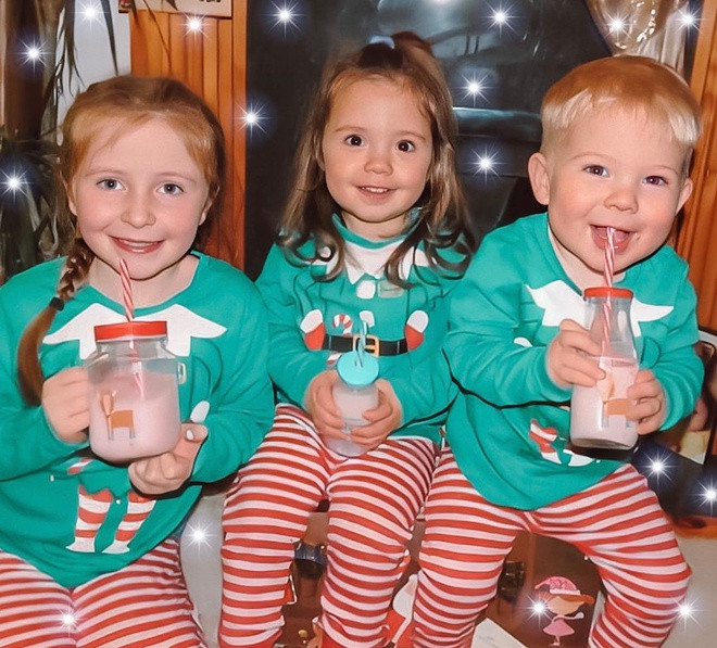 Parker George là con trai út trong gia đình có ba chị em. Ban đầu, chị Natasha, mẹ của mẫu nhí người Anh chỉ lập tài khoản để ghi lại khoảnh khắc và hành trình lớn khôn của 3 con thế nhưng cậu em út lại bất ngờ được chú ý vì quá dễ thương.