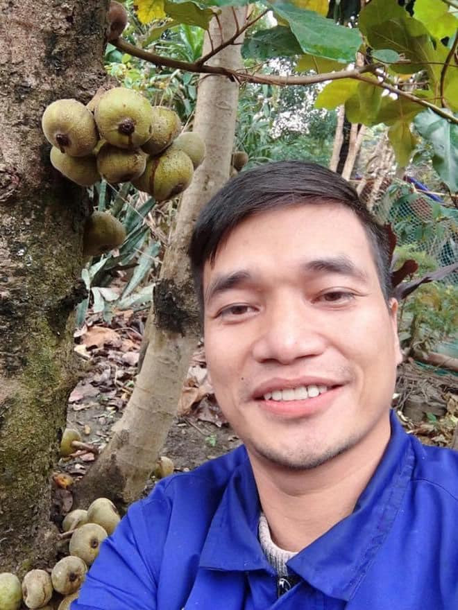 Năm 2017, Lệ Rơi từng có định xuất gia. Anh đã tu tập, ăn chay trường được 1 năm. Tuy vậy, thời điểm đó gia đình gặp biến cố, bản thân anh còn lăn tăn vì chưa làm tròn chữ hiếu nên gác lại ý định.