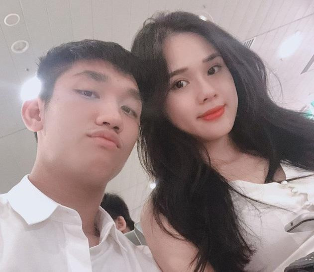 "Cả 5 ngày tết không ngày nào người này không nhắn tin hăm dọa trang. Rất mong ai giỏi về mạng xã hội. Giúp trang tìm ra người này. Trang cảm ơn" - Huyền Trang tâm sự trên trang cá nhân.