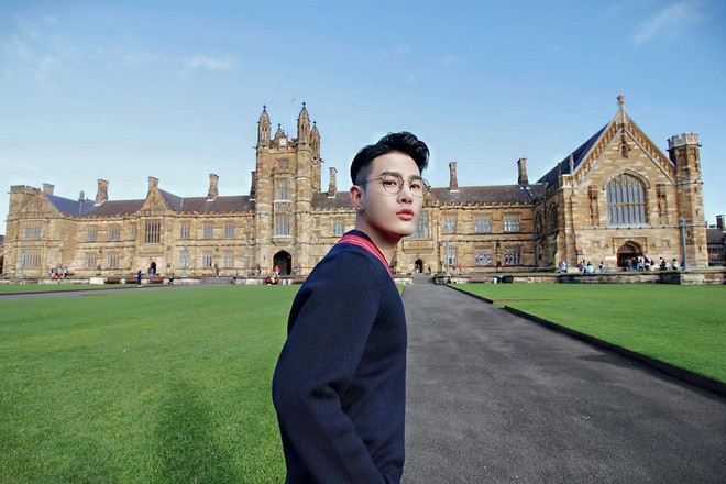 "Tôi luôn cảm thấy mình là một người bình thường, không có gì nổi bật. Thật bất ngờ khi được nhiều người biết tới và dành sự yêu mến cho tôi" - Thầy giaos Trung Quốc chia sẻ.