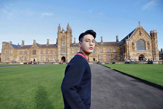 "Tôi luôn cảm thấy mình là một người bình thường, không có gì nổi bật. Thật bất ngờ khi được nhiều người biết tới và dành sự yêu mến cho tôi" - Thầy giaos Trung Quốc chia sẻ.