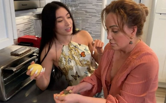 Mỗi khi rảnh rỗi, Thanh Hà thường dành thời gian ở bên cạnh con.