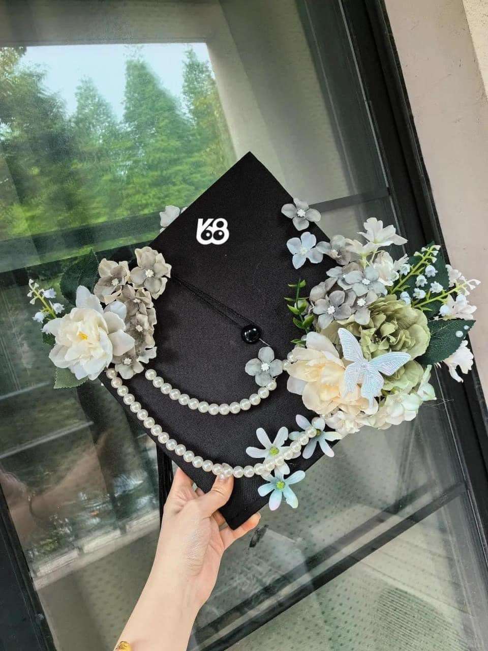 Có người còn bày tỏ mong muốn được trở lại giây phút mới tốt nghiệp để có thể một lần đội lên chiếc mũ xinh đẹp như vậy.