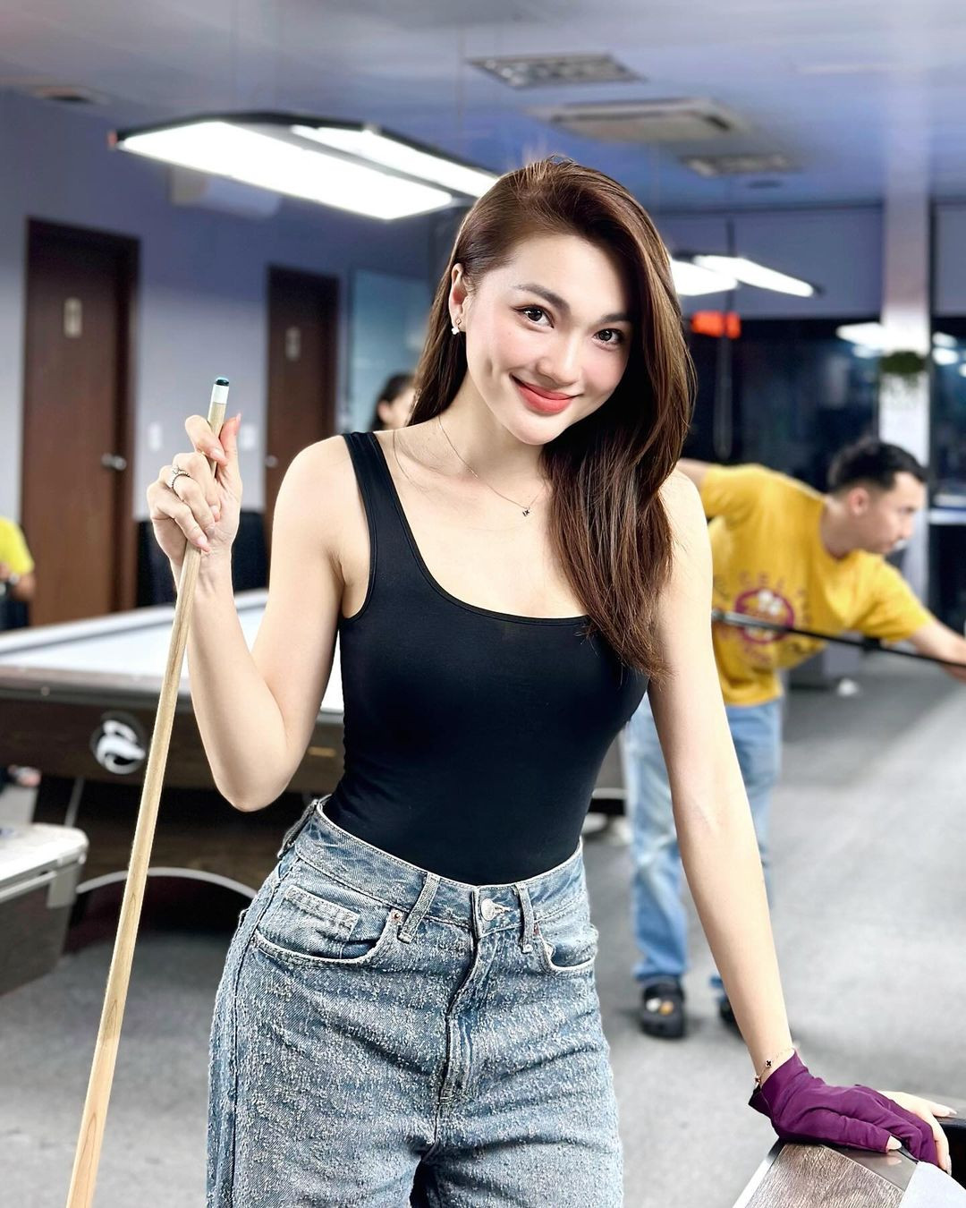 Ở thời điểm hiện tại, nàng hot girl được khen là nhan sắc ngày càng lên hương, mặn mà sắc sảo hơn.