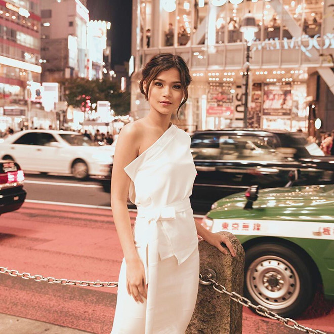 Maris Racal sinh ra trong một gia đình có truyền thống nghệ thuật nên sớm bộc lộ khả năng âm nhạc. Cô nàng sở hữu giọng hát mượt mà và tài guitar cực ngọt. Bên cạnh đó, người đẹp Philippines cũng thử sức với vai trò diễn viên.