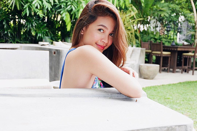 Nhờ vẻ ngoài cuốn hút, đặc biệt sở hữu đôi mắt "biết nói", Samantha Rimando cực kỳ được yêu thích qua các clip Tiktok. Hot girl Philippines cũng được nhân xét là sạch scandal.