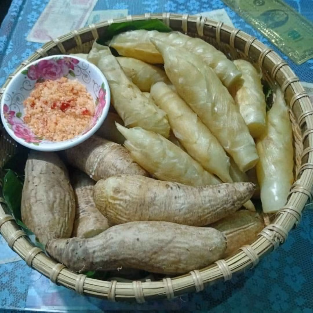 Ngày nay đã có nhiều loại đồ ăn chế biến ngon lành, nhiều dinh dưỡng, nhưng cảm giác cả nhà quây quần bên nồi khoai nóng rất khó có thể tìm lại được.