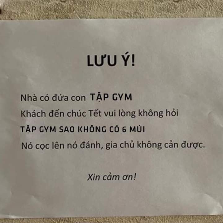 Tết là vui vẻ không "quạu", tránh bị các thể loại "bà hàng xóm", "cô đầu ngõ" hỏi vô duyên thì tốt nhất nên dán luôn biển cảnh báo ở ngoài cửa cho cẩn thận.