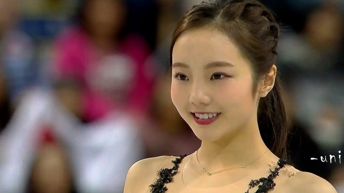 Dù tuổi đời còn khá trẻ (sinh năm 2001), VĐV thể thao Nhật Bản - Marin Honda đã có bảng thành tích khá ấn tượng. Cô là nhà vô địch giải trượt băng nghệ thuật trẻ thế giới năm 2016 và về nhì 1 năm sau đó.